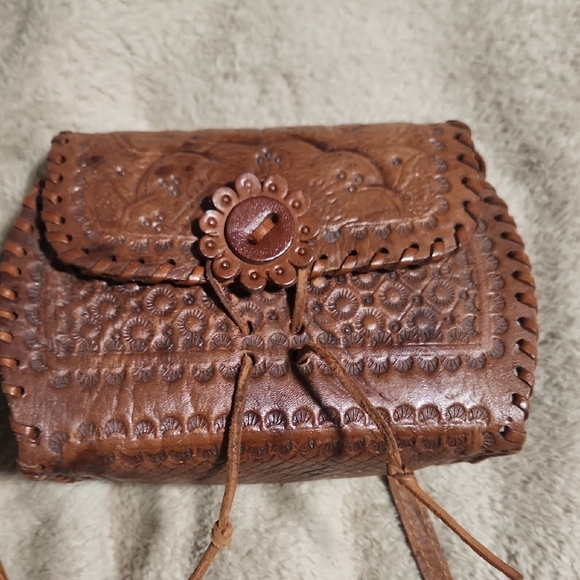 Handcrafted Brown Leather Crossbody Bag - Picture 11 of 16